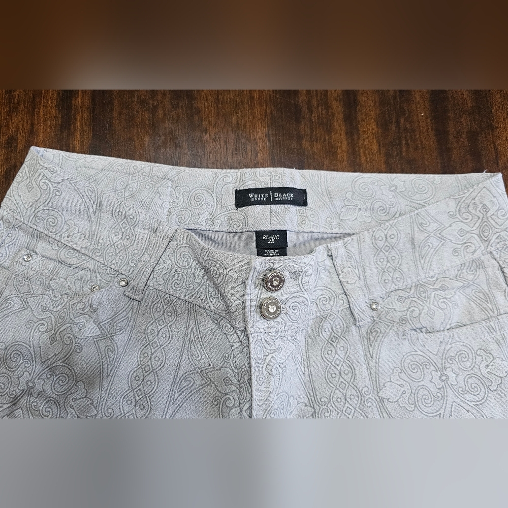White House Black Market Blanc White Paisley Trousers